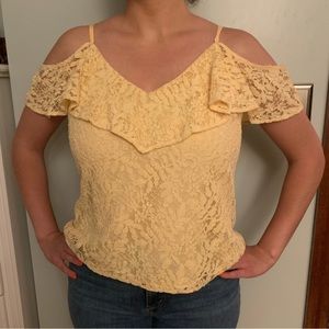 Sweet floral detailed WAYF yellow top for summer.